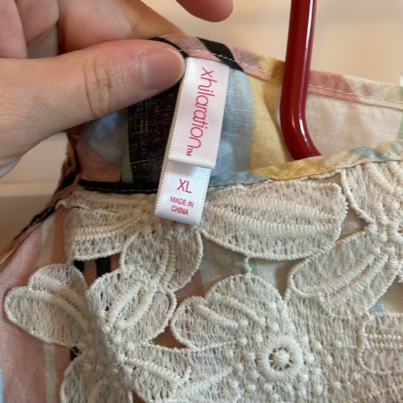 Striped square high neck spaghetti strap top with lace. - Picture 8 of 8